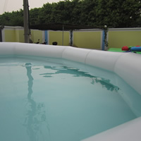White inflatable poolGP062